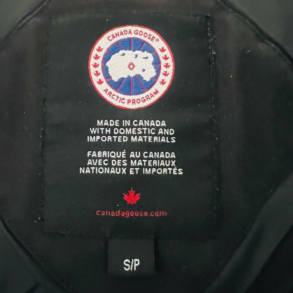 Canada Goose, Shelburne Parka Heritage, Black, Size Small with Fur Trim Hood - Picture 11 of 16